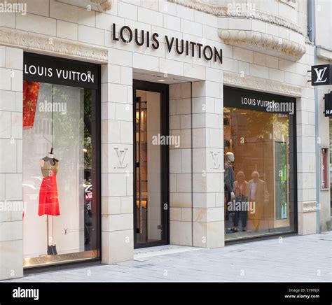 louis vuitton düsseldorf jobs|MANAGER IN TRAINING (M/W/D) .